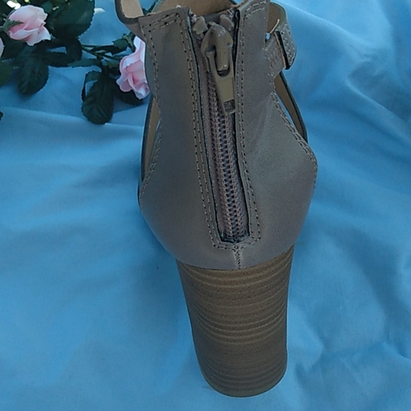 American Eagle Strap Heels - Picture 6 of 8